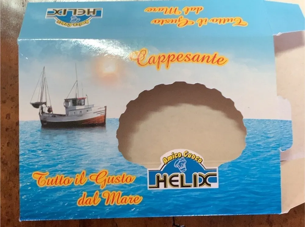 Cappesante del Pacifico con corallo