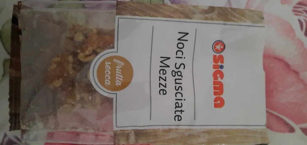 Noci sgusciate mezze