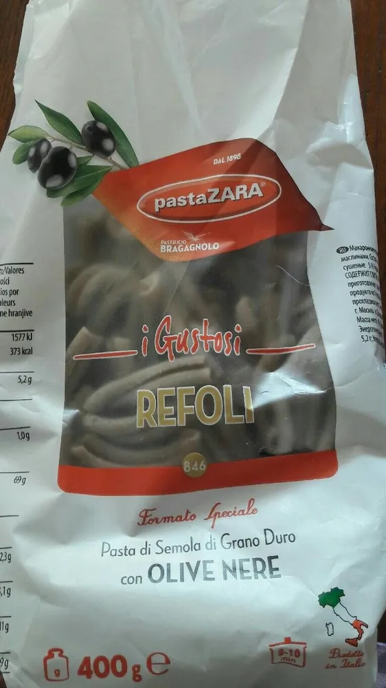 Pates de semoule de grain dure aux olives noires