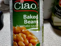 Baked beans in tomato sauce
