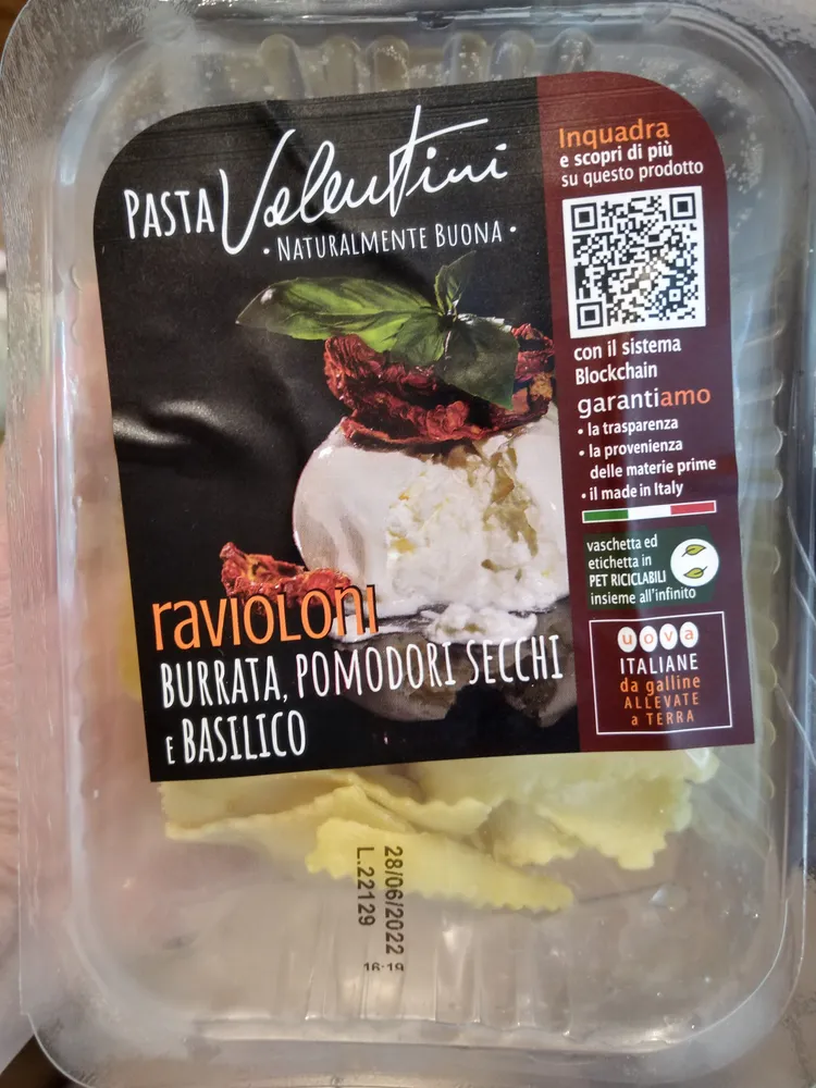 Raviolini burrata pomodori secchi e basilico