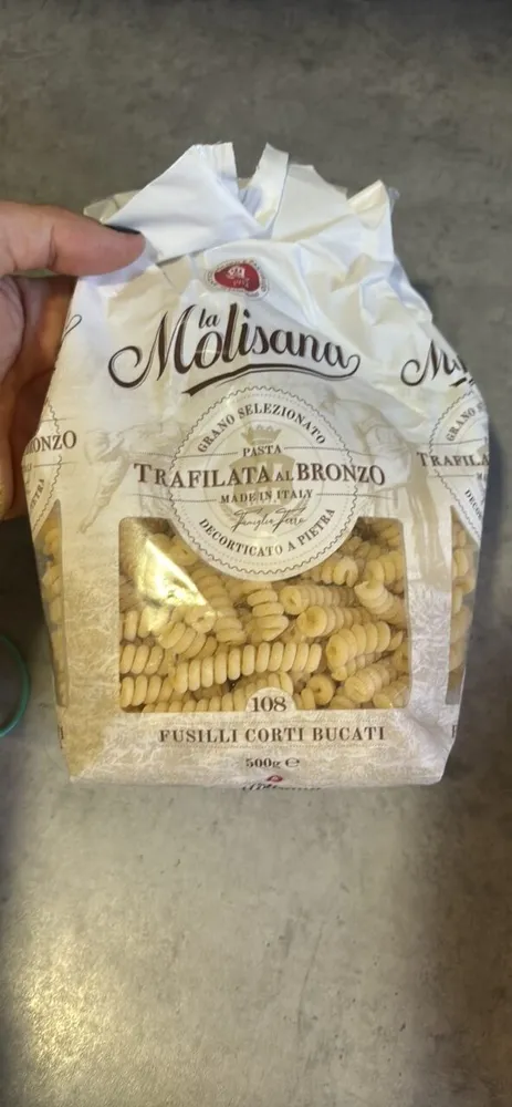 Fusilli corti bucati