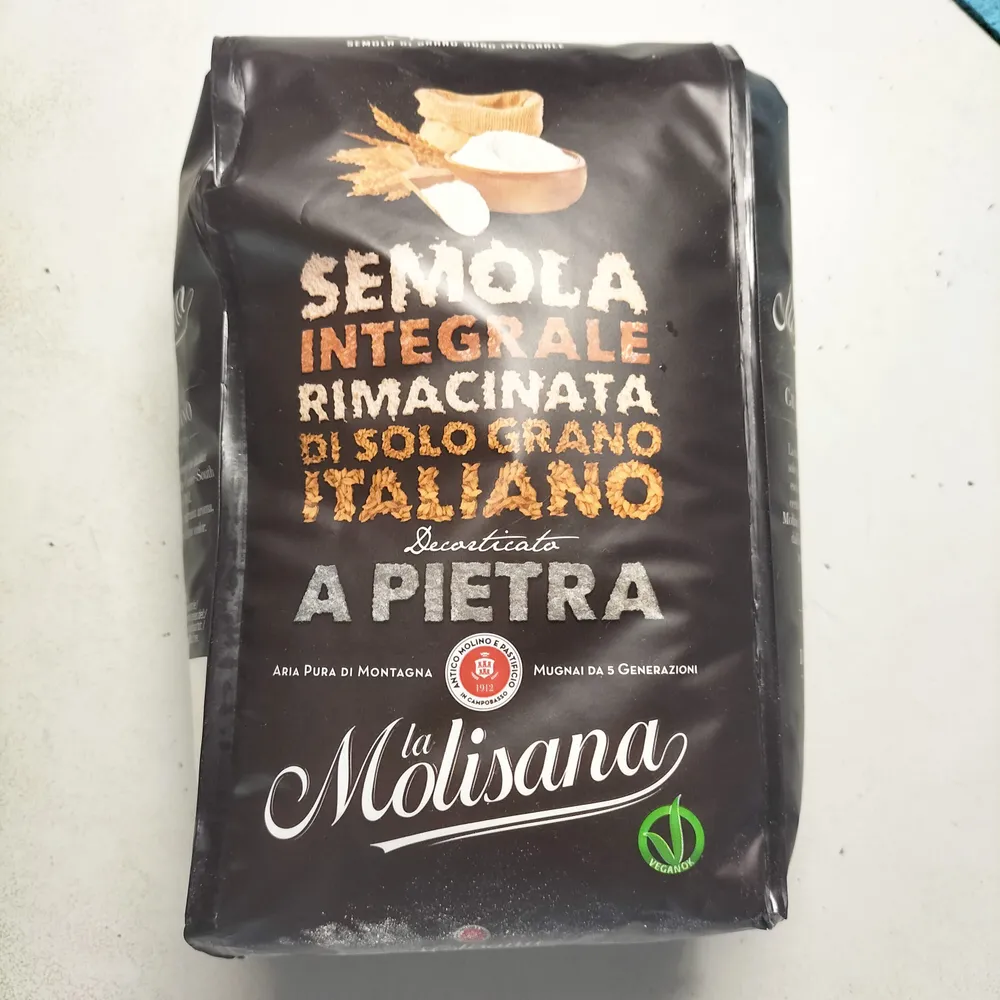 Semola integrale rimacinata di solo grano italiano selezionata a pietra
