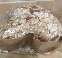 Colomba Ricoperta di glassa alle nocciole