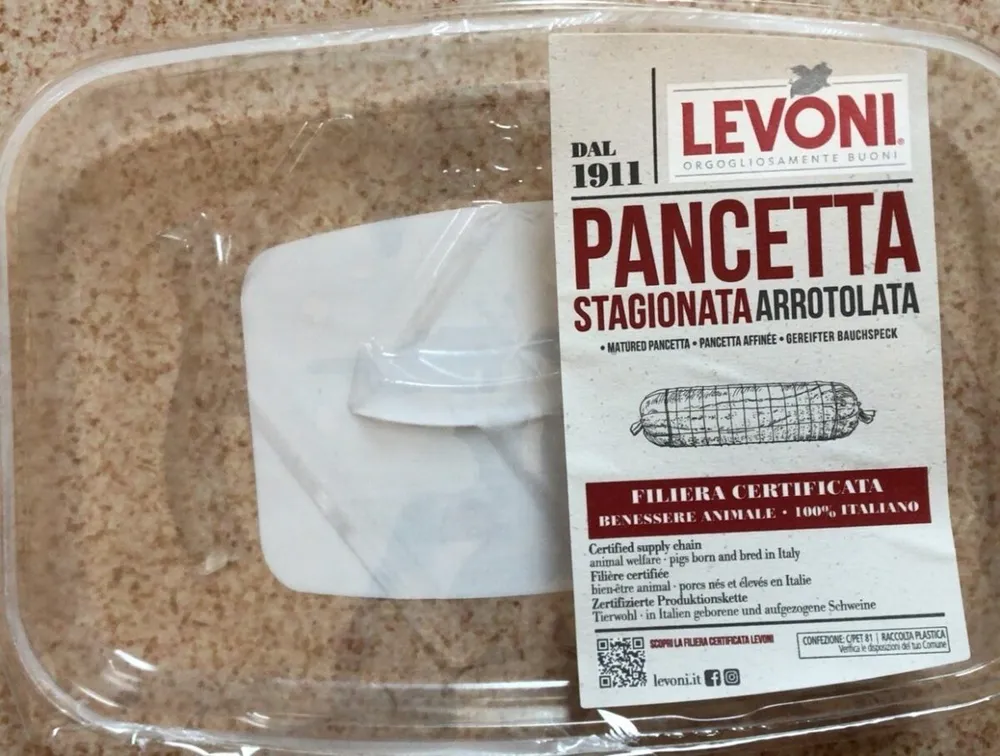 Pancetta stagionata arrotolata