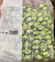 Petits œufs au chocolat au lait fourrés à la crème noisettes