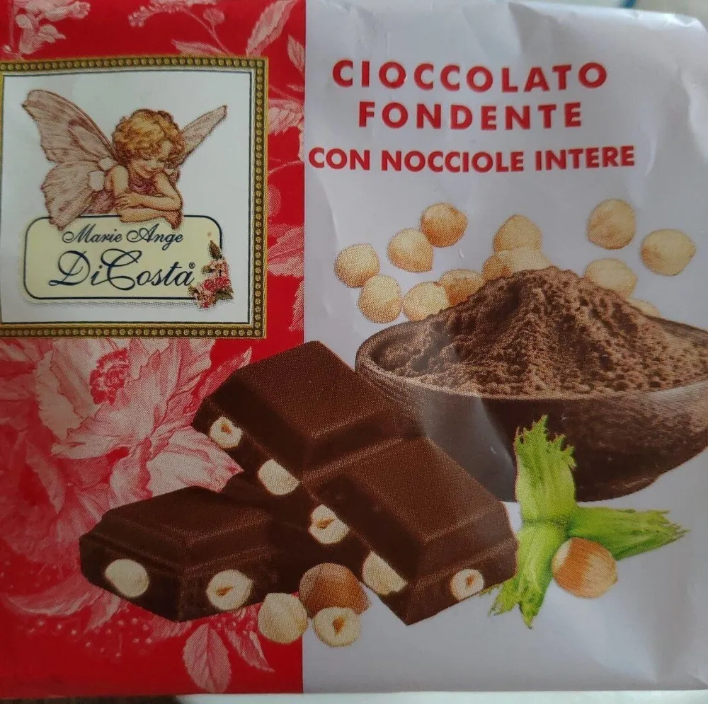 Cioccolato fondente con nocciole intere