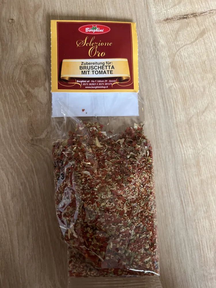 Selezione Oro - Zubereitung für Bruschetta mit Tomate
