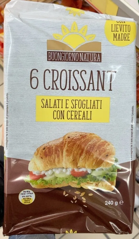 Croissant salati e sfogliati con cereali