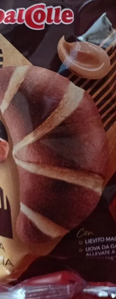 Cornetto doppia sfoglia farcito nocciola