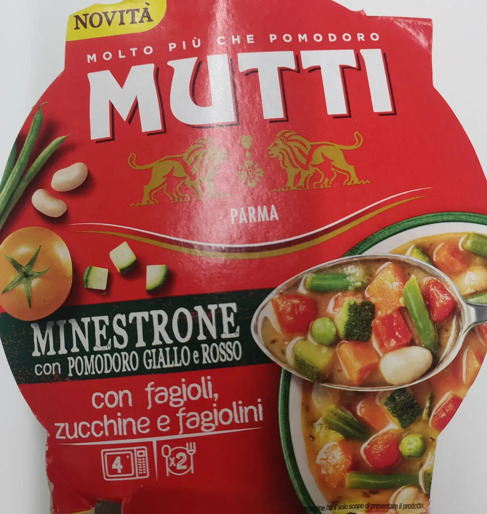 Minestrone con pomodoro giallo e rosso