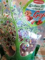 Fruits à coque et goji