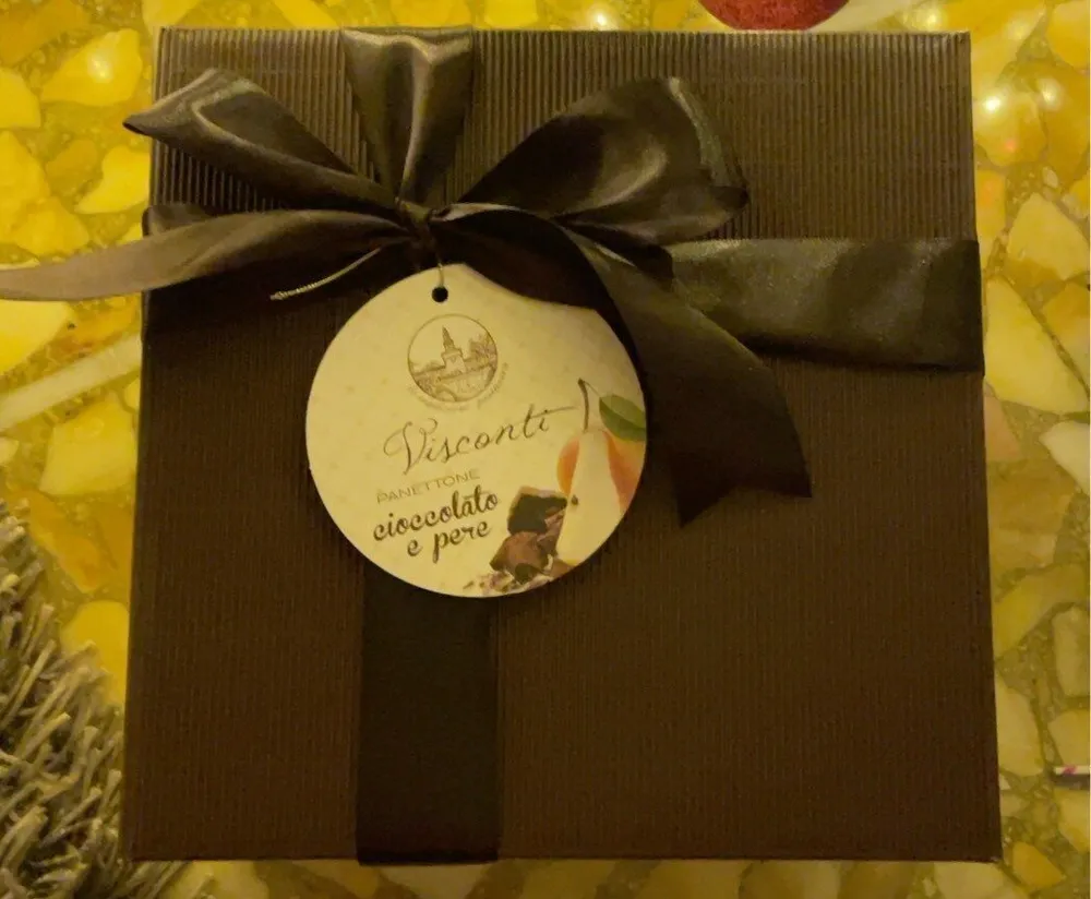 Panettone senza scorze di agrumi con cioccolato e pere