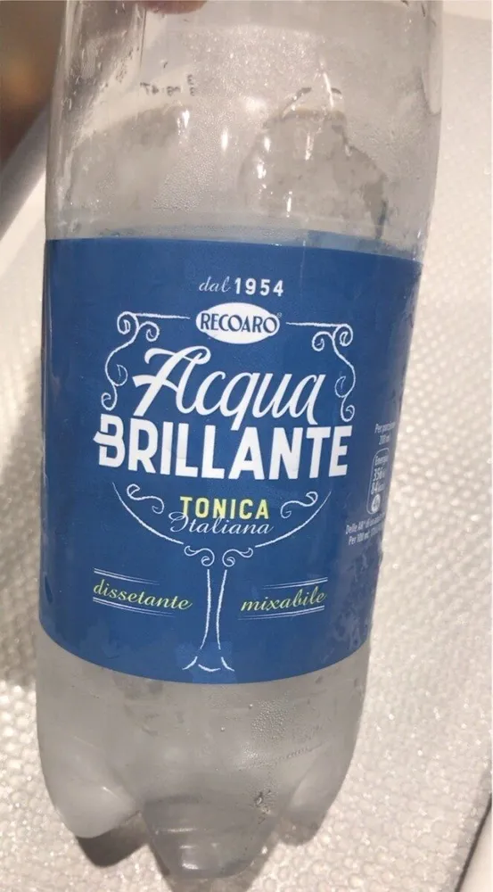 Acqua brillante tonica