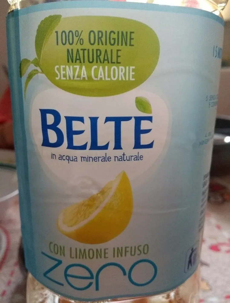 Bevanda analcolica Di thé con infuso di limone