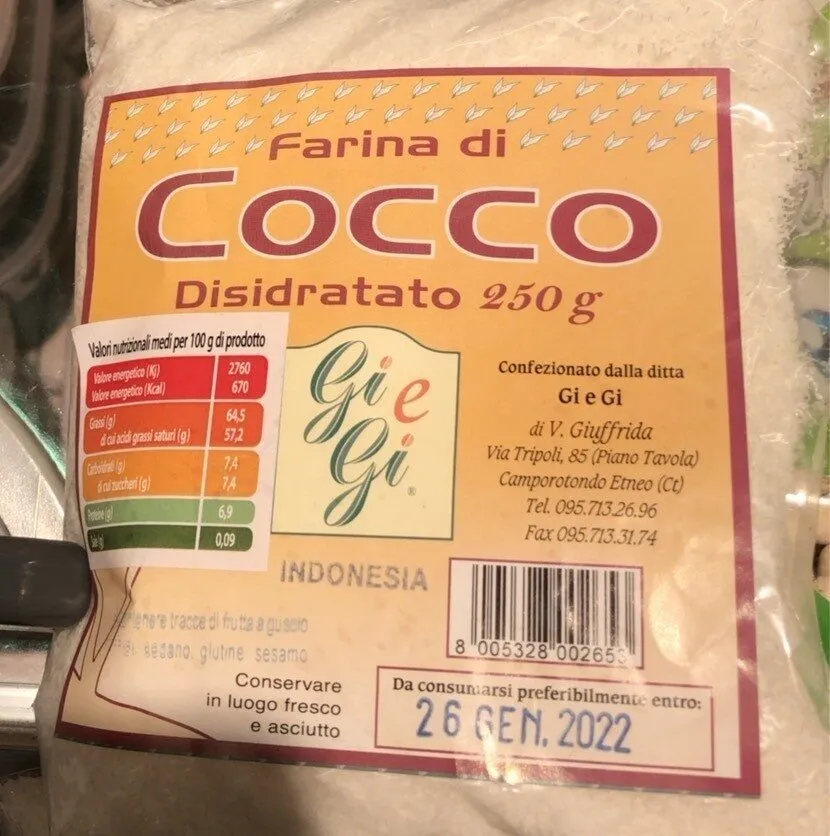 Farina di cocco disidratato