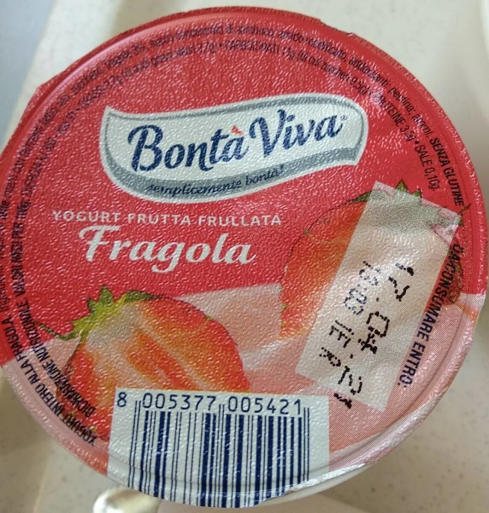 Yogurt alla frutta frullata fragola