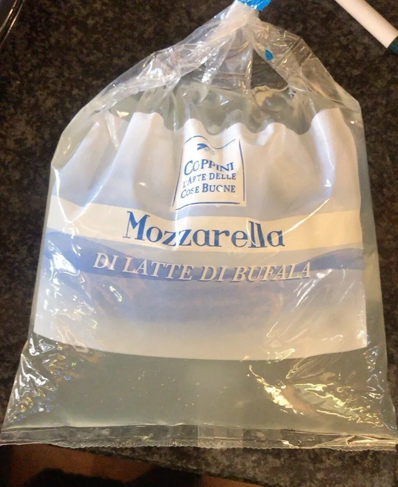 Mozzarella di latte di bufala