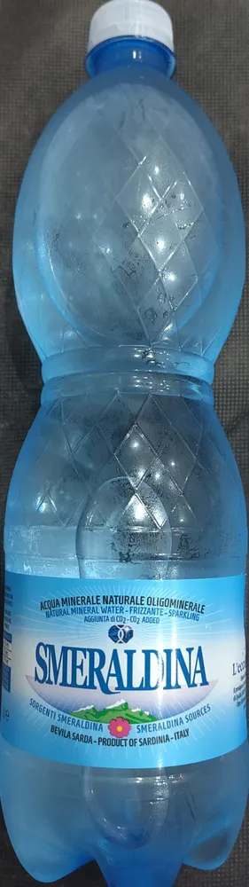 Acqua minerale naturale frizzante