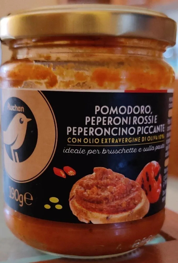 Pomodoro peperoni rossi e peperoncino piccante