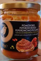 Pomodoro peperoni rossi e peperoncino piccante