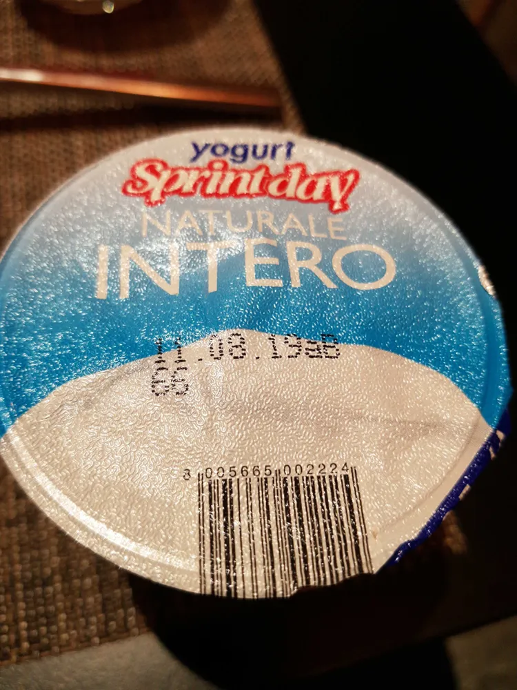 Naturale intero yogurt