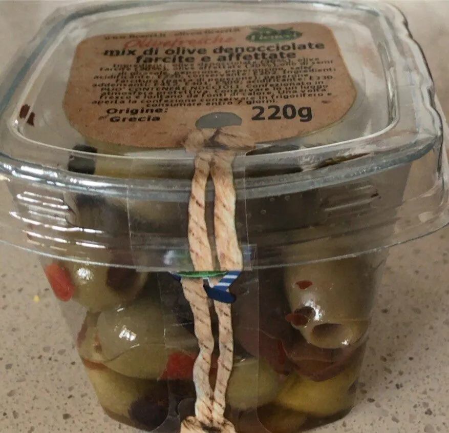 Mix olive denocciolate farcite e affettate