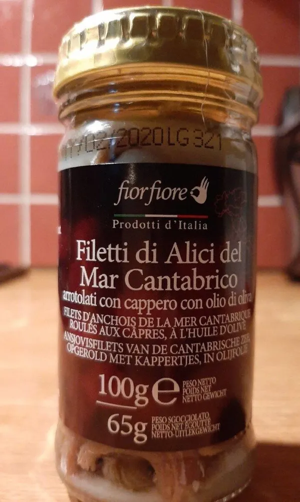 Filet d'anchois roulés aux câpres, à l'huile d'olive
