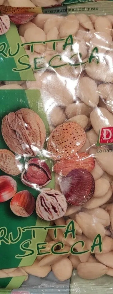 Frutta secca mandorle pelate