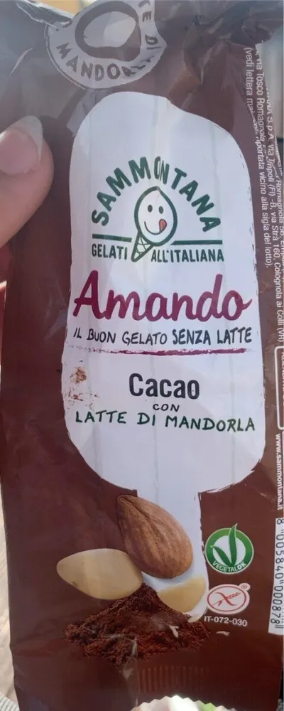 Amando cacao con latte di mandorla