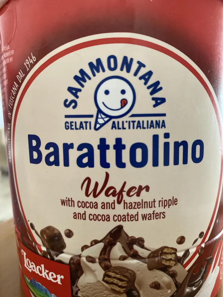 Barattolino Wafer with cocoa and hazelnut ripple and cocoa coated wafers