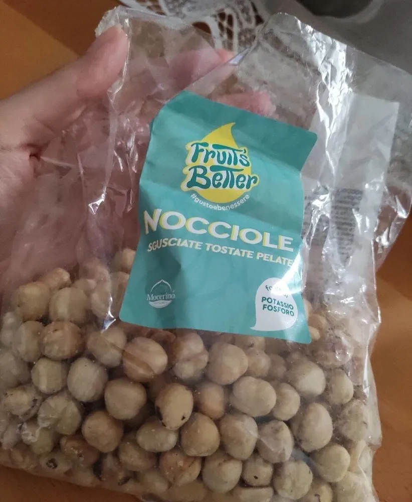 Nocciole sgusciate tostate pelate
