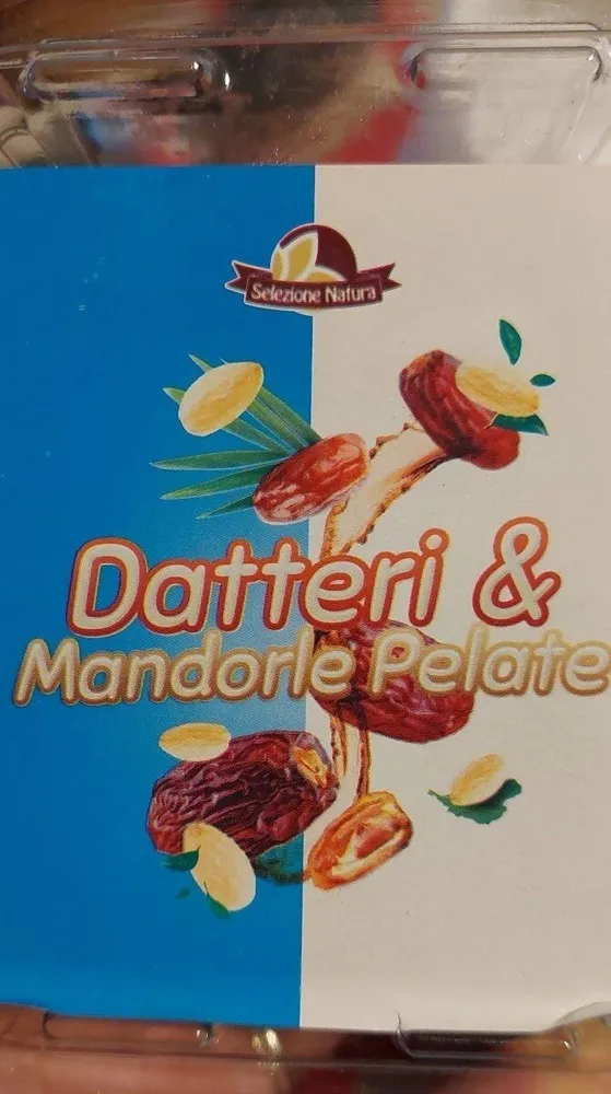 Datteri e mandorle pelata
