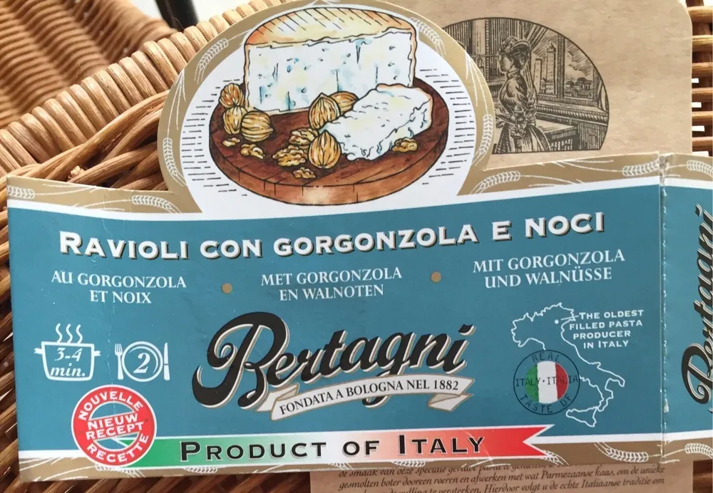 Ravioli con gorgonzola e noci