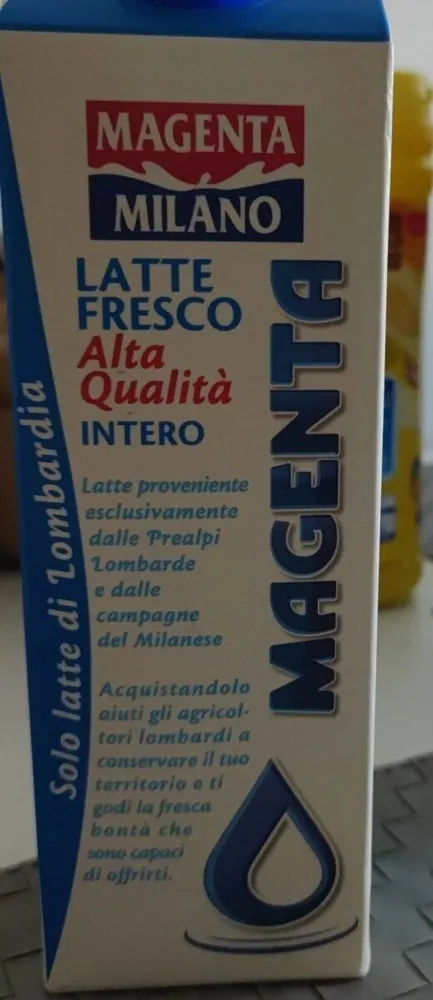 Latte fresco Magenta