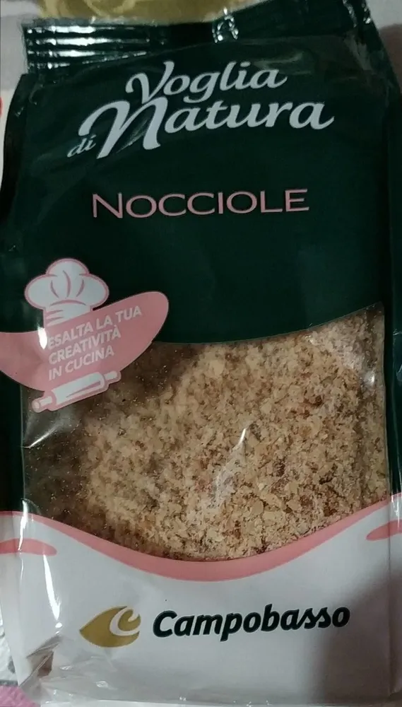 Farina di nocciole