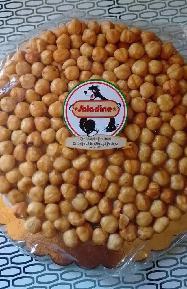 Torta croccante alle nocciole