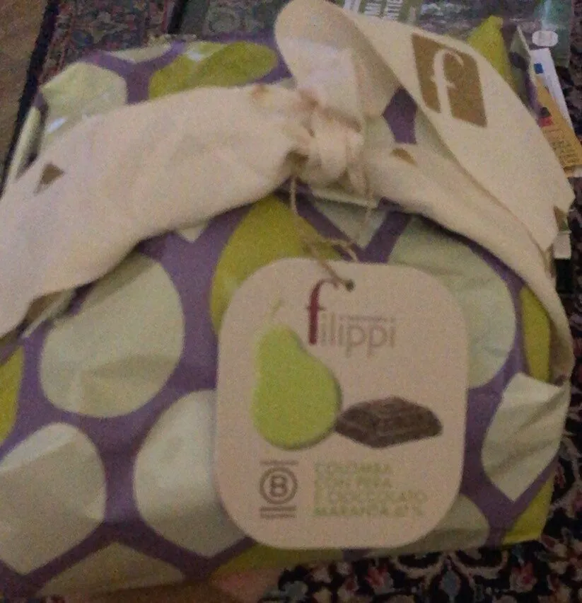 Colomba con pera e cioccolato maranta 61%