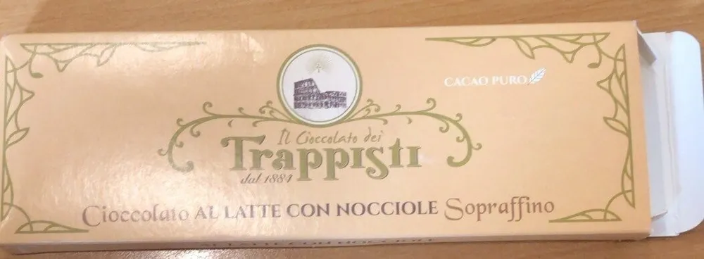 Cioccolato al latte con nocciole sopraffino