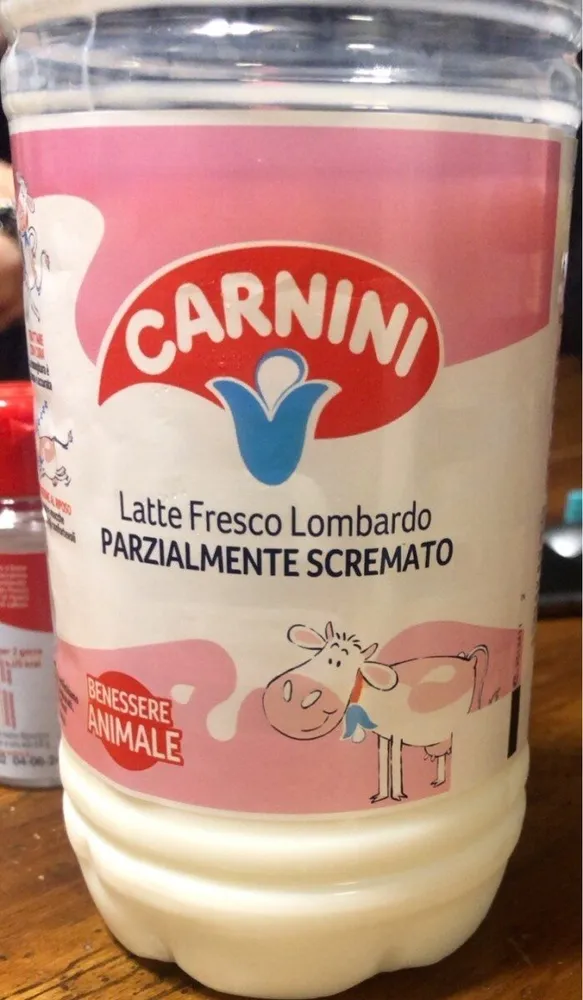 Latte fresco parzialmente scremato