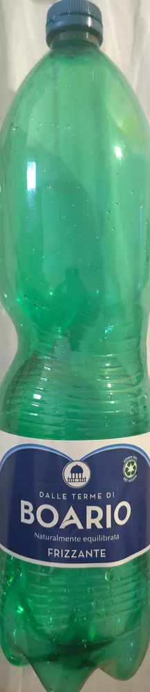 Acqua naturale minerale frizzante