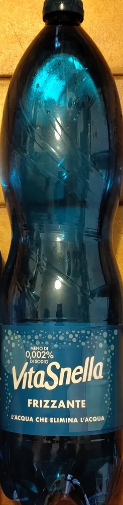 Acqua minerale naturale frizzante