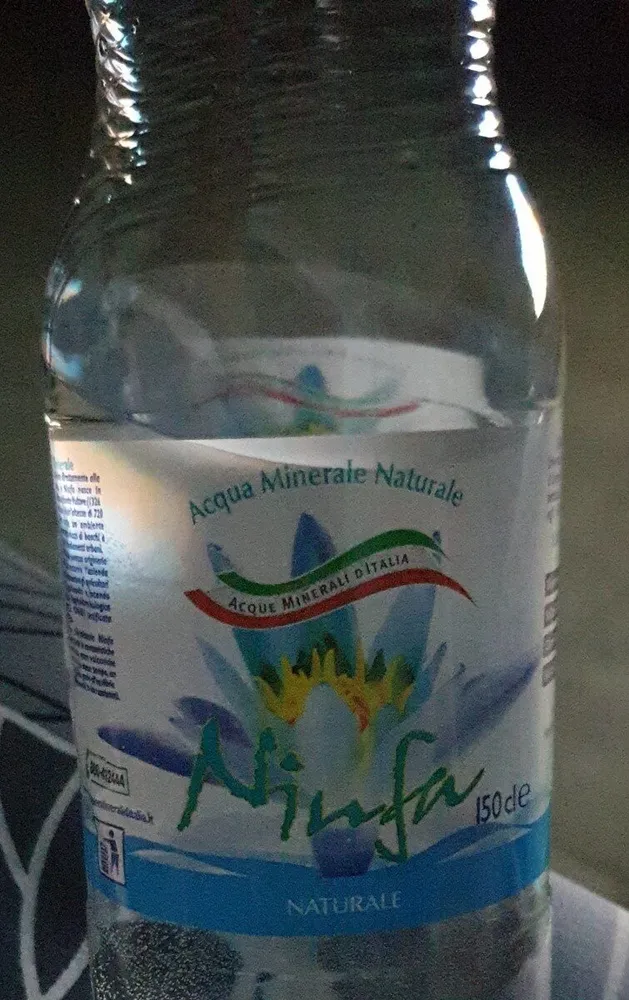Acqua naturale
