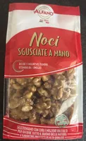 Noci sgusciate a mano