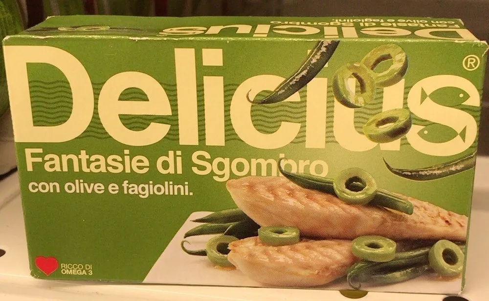 Fantasie di sgombro con olive e fagiolini