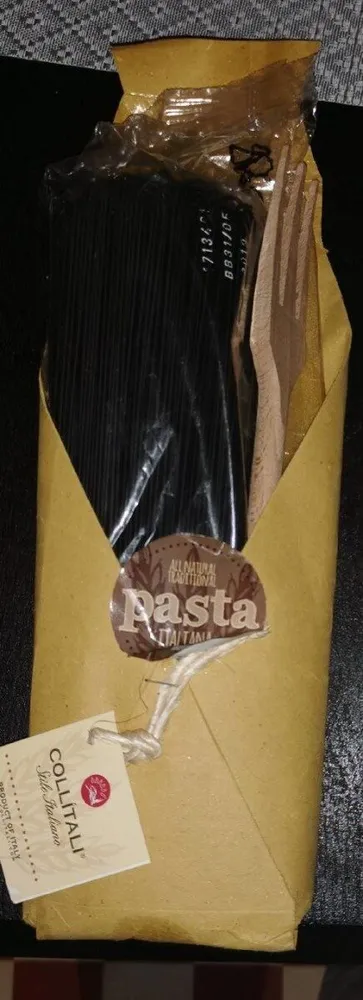 La Collina Toscana Spaghetti w / Squid Ink + Fork