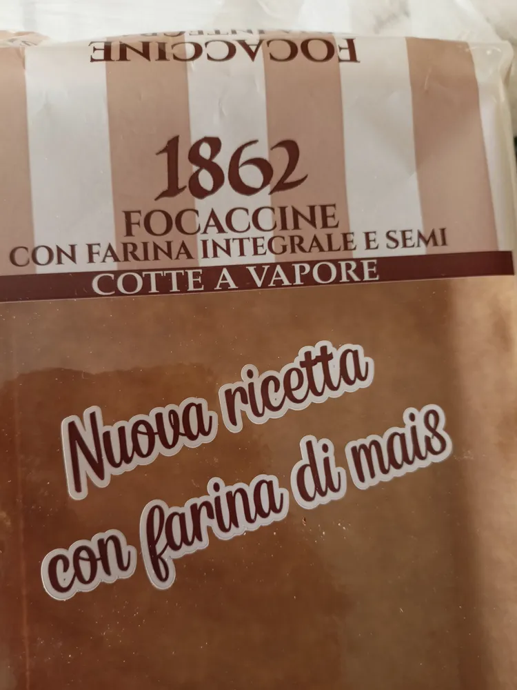 Focaccine con farina integrale e semi cotte a vapore