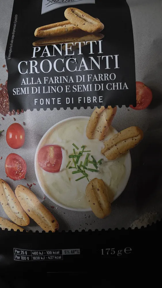 Panetti croccanti alla farina di farro, semi di lino e semi di chia