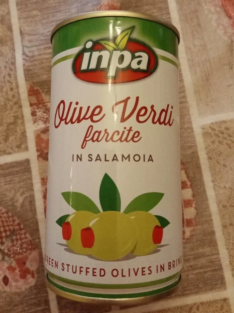 Olive verdi farcite in salamoia