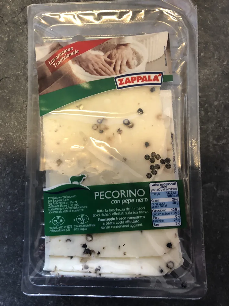 Pecorino con peppe nero